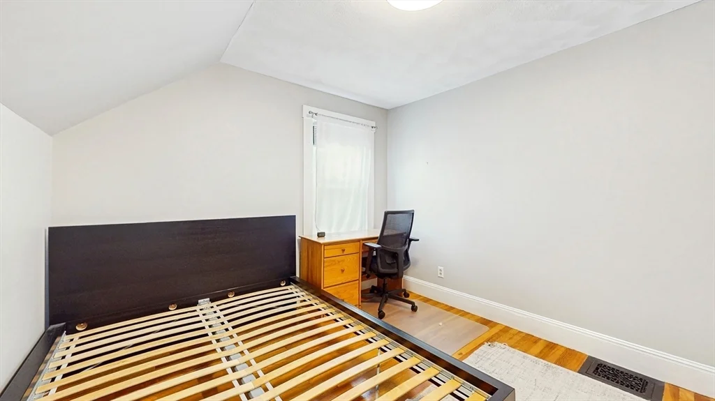 3 bed, 2 bath apartment for rent at 14 Chestnut St Unit 14, Lindenwood — photo 17 of 30