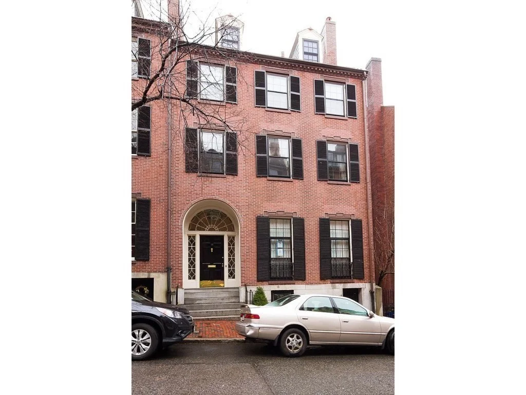 2 bed, 2 bath apartment for rent at 14 Chestnut St Unit 1a, Beacon Hill