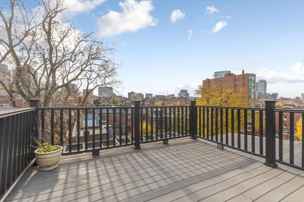 2 bed, 1 bath apartment for rent at 14 Chestnut St Unit 4, Beacon Hill — photo 2 of 12