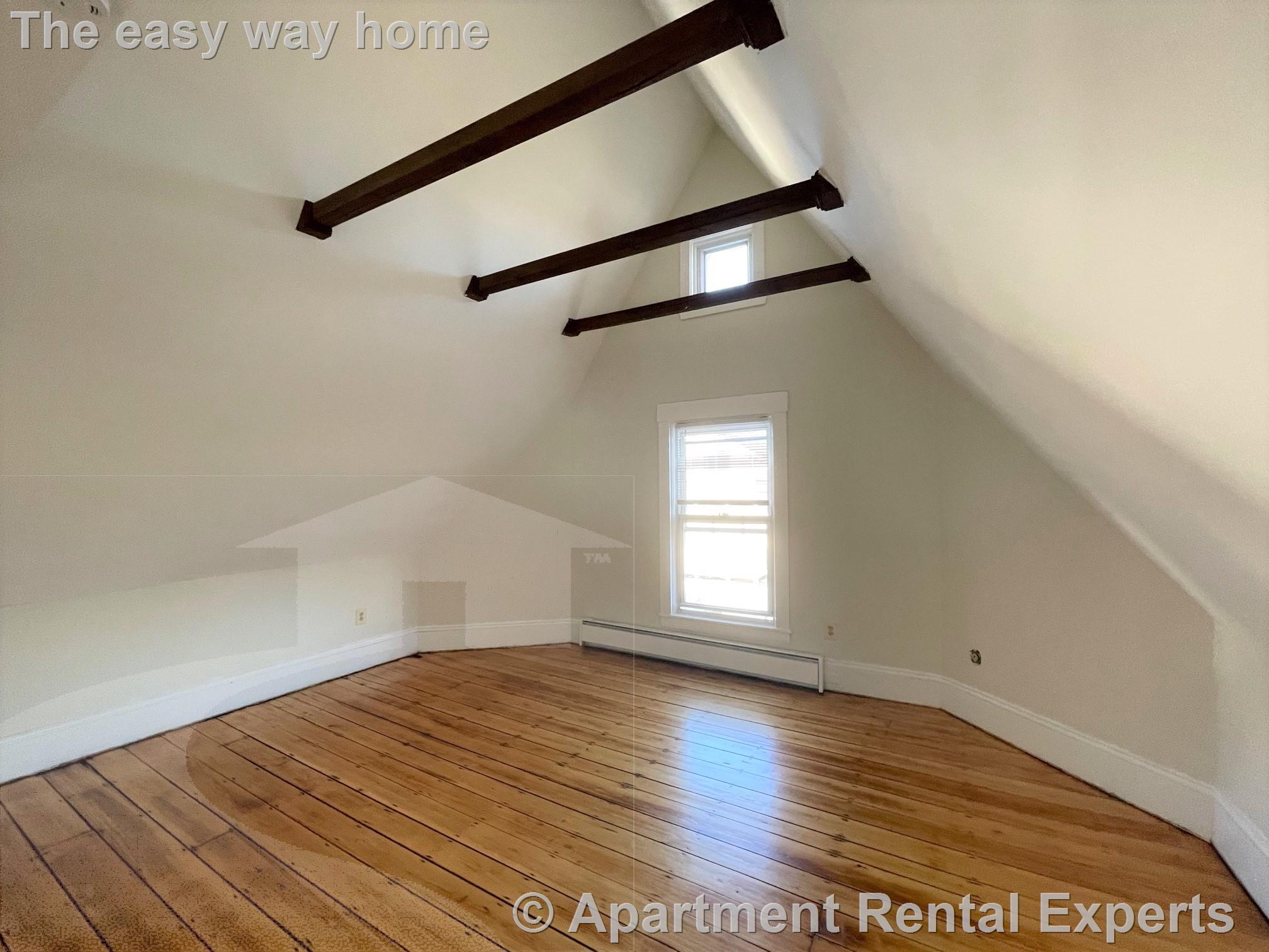 5 bed, 2 bath apartment for rent at 14 Chestnut St Unit 4, Malden Center — photo 16 of 27