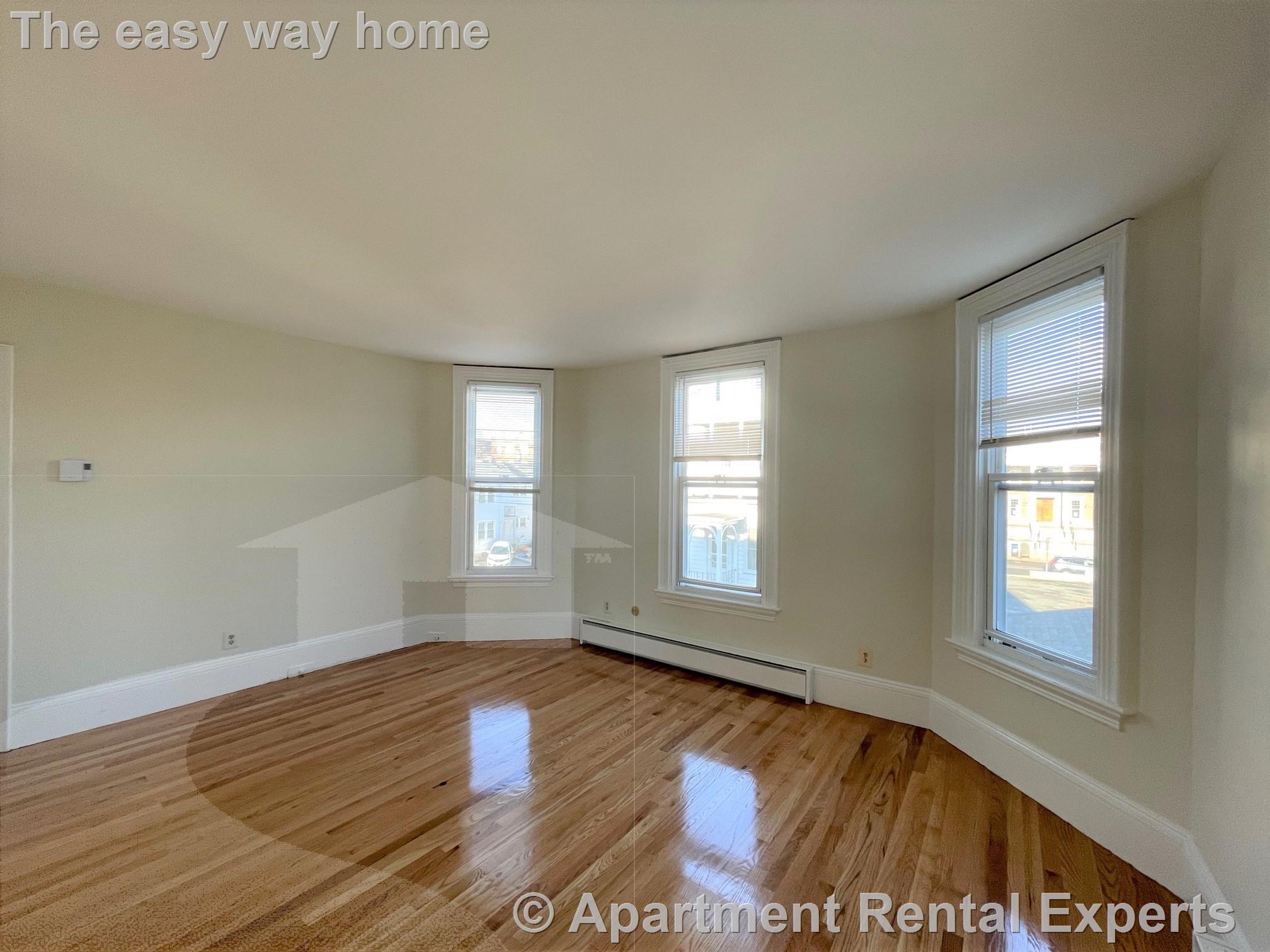 5 bed, 2 bath apartment for rent at 14 Chestnut St Unit 4, Malden Center — photo 8 of 27