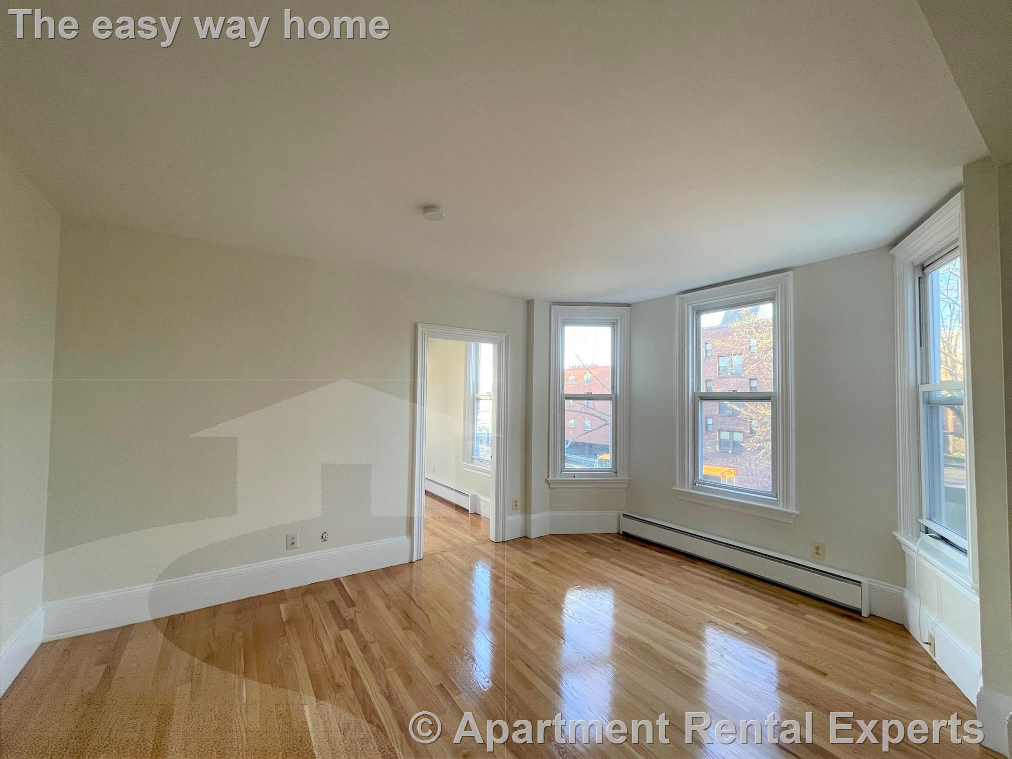 5 bed, 2 bath apartment for rent at 14 Chestnut St Unit 4, Malden Center — photo 6 of 27