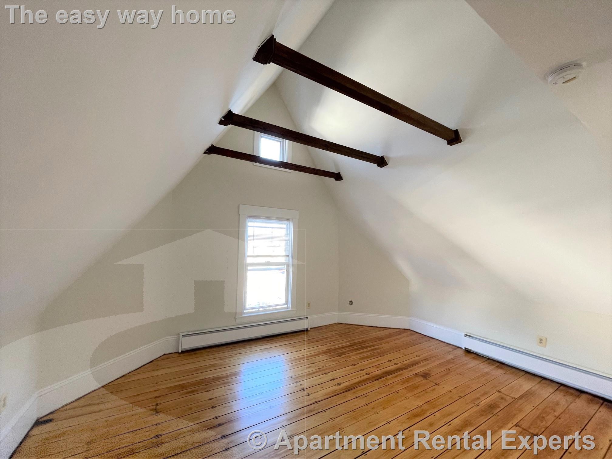 5 bed, 2 bath apartment for rent at 14 Chestnut St Unit 4, Malden Center — photo 15 of 27