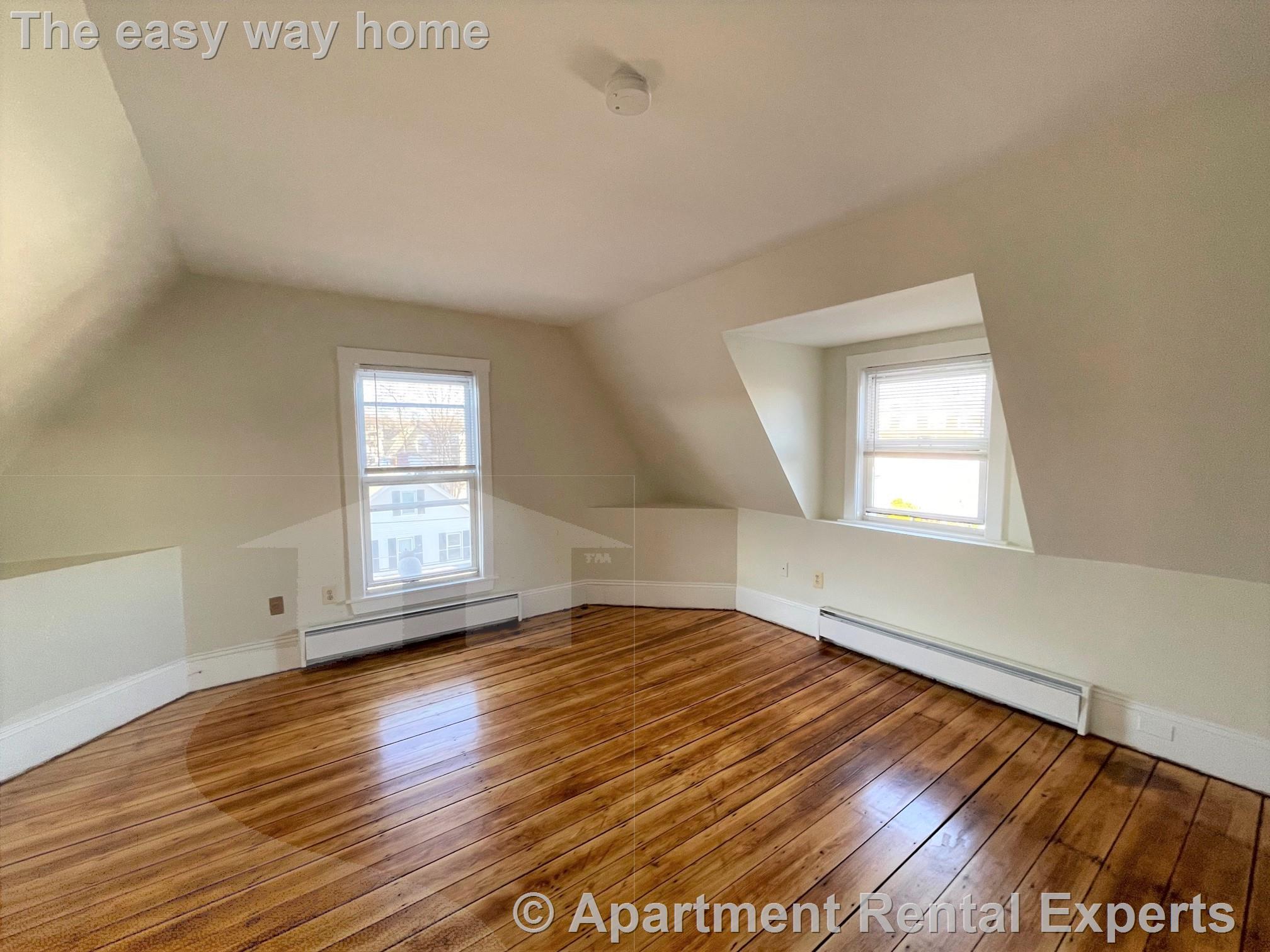 5 bed, 2 bath apartment for rent at 14 Chestnut St Unit 4, Malden Center — photo 13 of 27