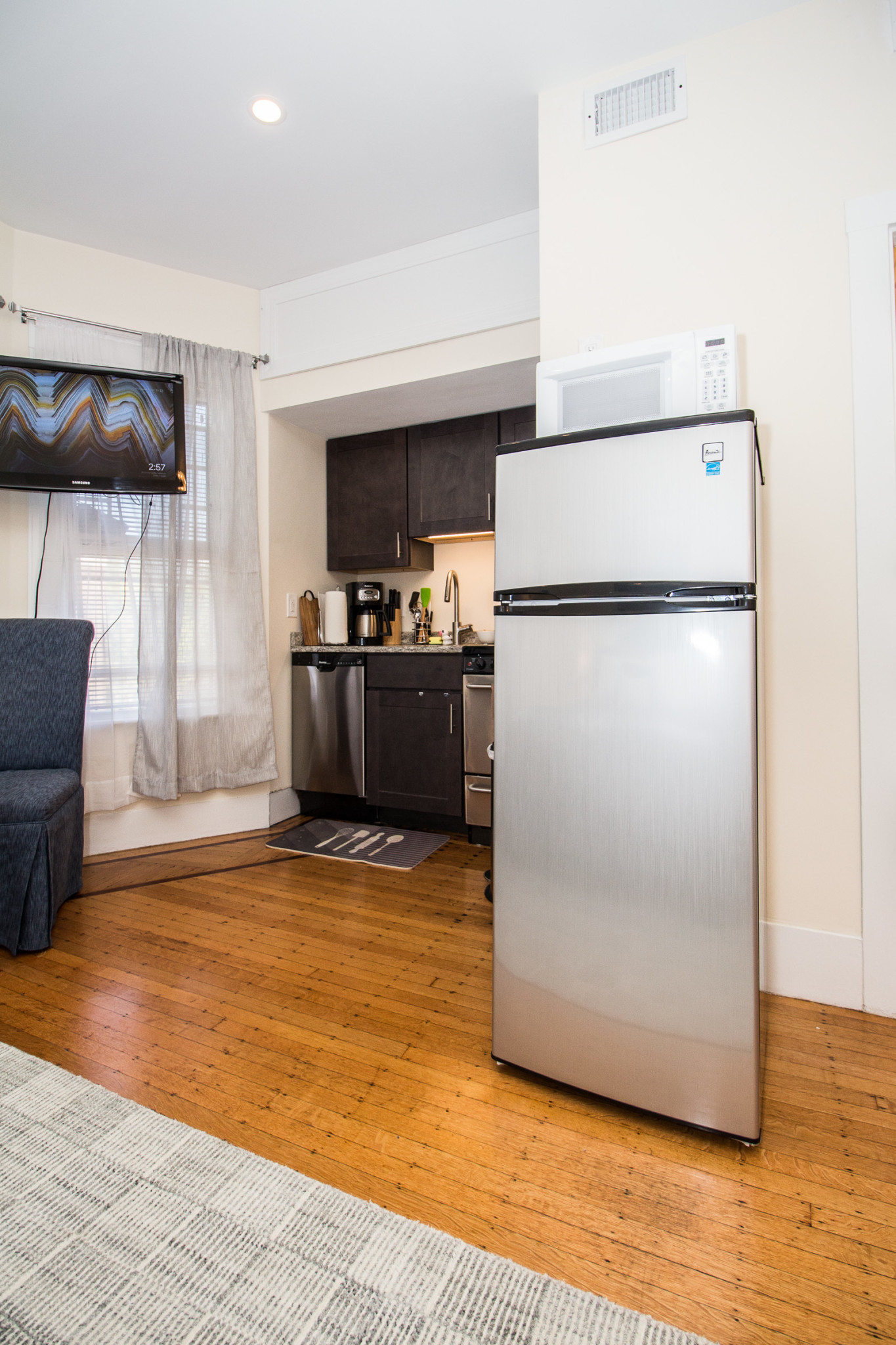 Studio bed, 1 bath apartment for rent at 14 Chiswick Rd Unit 1, Brighton — photo 12 of 19