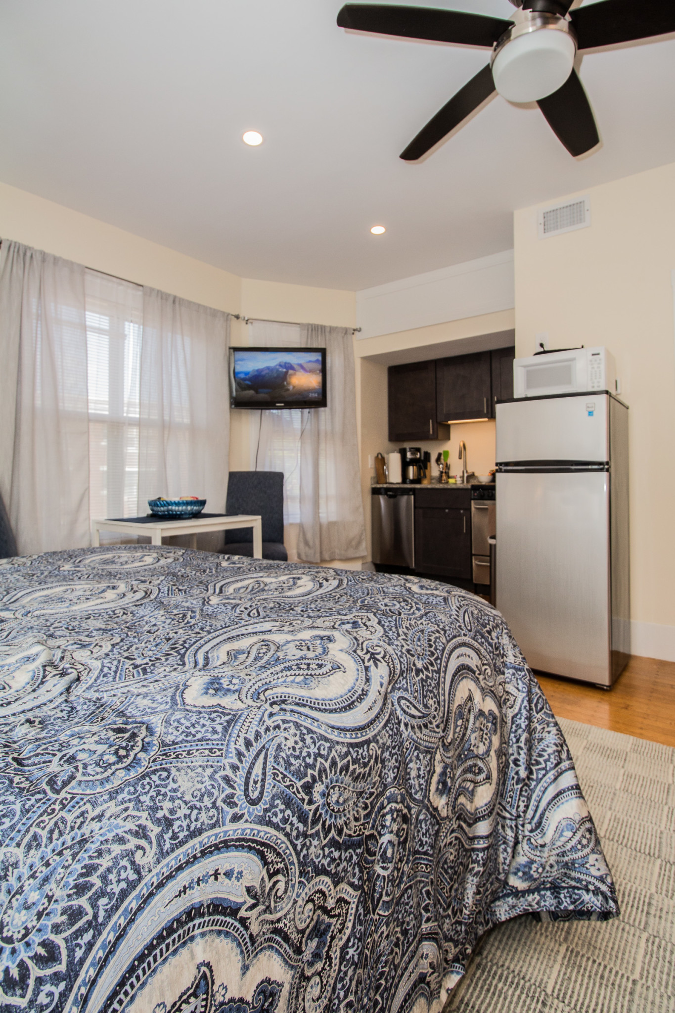 Studio bed, 1 bath apartment for rent at 14 Chiswick Rd Unit 1, Brighton — photo 15 of 19