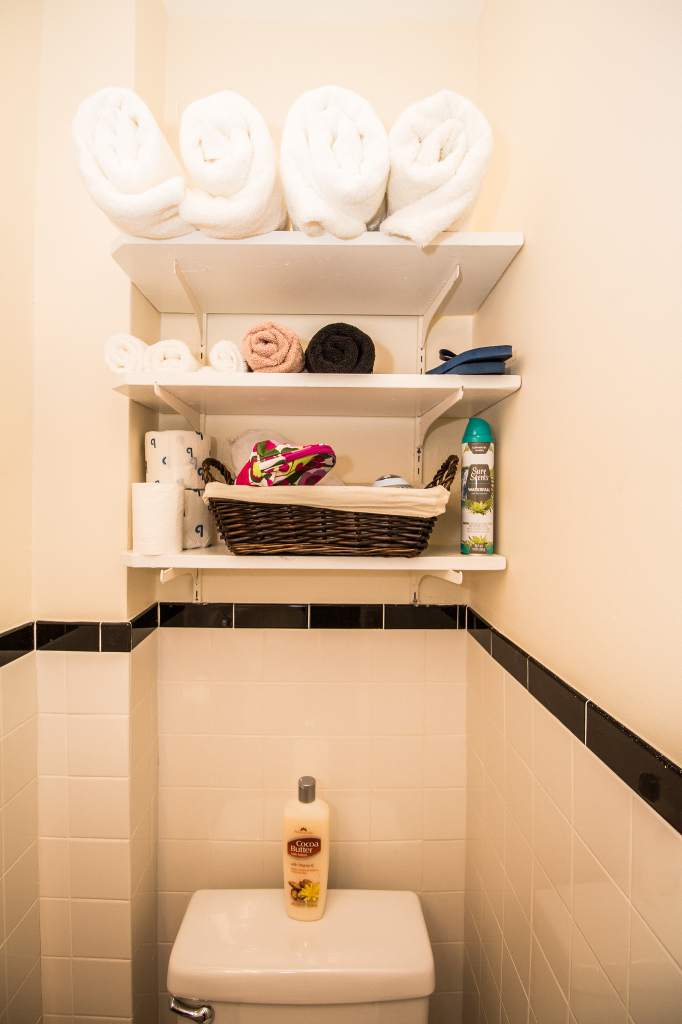 Studio bed, 1 bath apartment for rent at 14 Chiswick Rd Unit 1, Brighton — photo 16 of 19