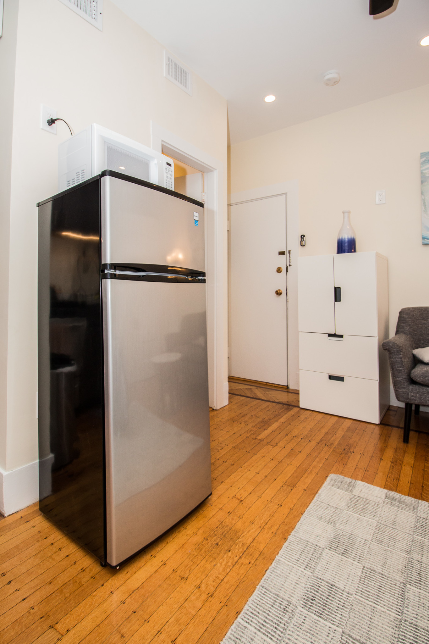 Studio bed, 1 bath apartment for rent at 14 Chiswick Rd Unit 1, Brighton — photo 11 of 19