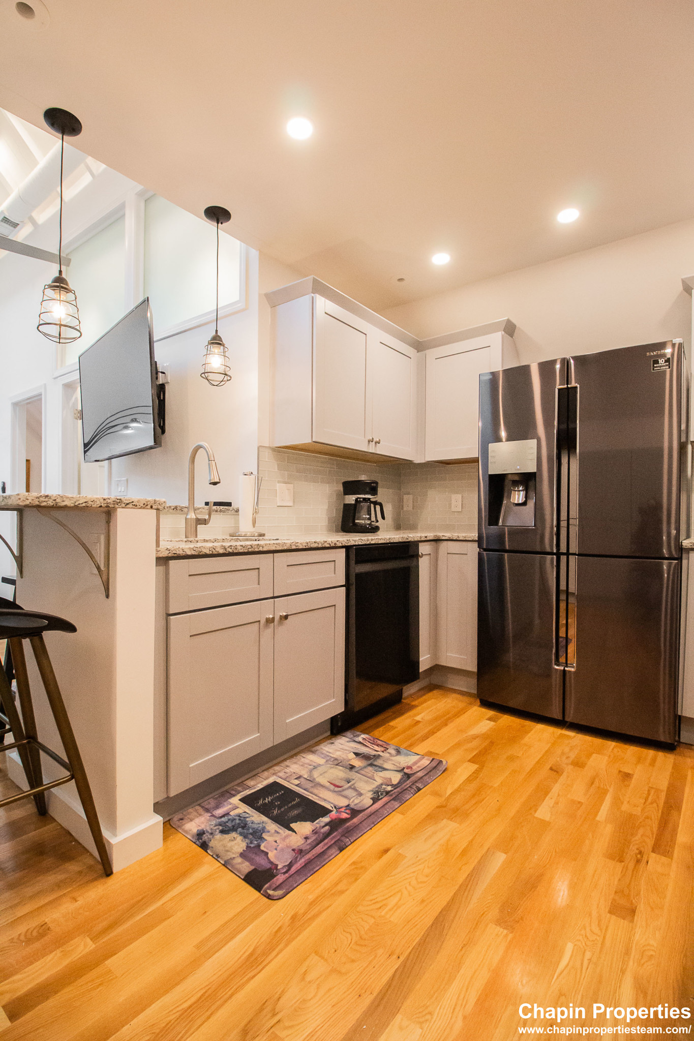 3 bed, 2 bath apartment for rent at 14 Chiswick Rd Unit 5, Brighton — photo 16 of 32