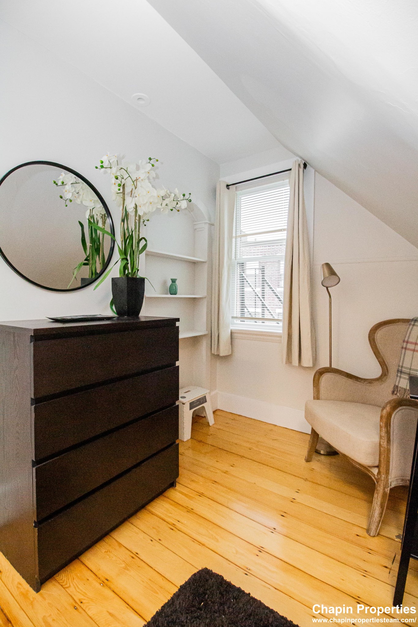 3 bed, 2 bath apartment for rent at 14 Chiswick Rd Unit 5, Brighton — photo 28 of 32
