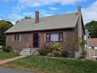 3 bed, 2 bath apartment for rent at 14 Christoper Unit 14, Newburyport — photo 1 of 6