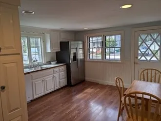 3 bed, 2 bath apartment for rent at 14 Christoper Unit 14, Newburyport — photo 2 of 6