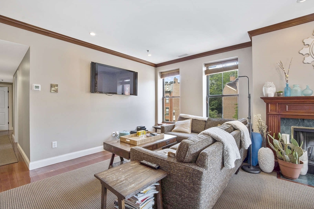 3 bed, 2 bath apartment for rent at 14 Clarendon St Unit 202, South End — photo 3 of 21