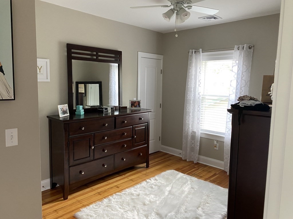 3 bed, 2 bath apartment for rent at 14 Clark St Unit 2, Braintree — photo 5 of 10