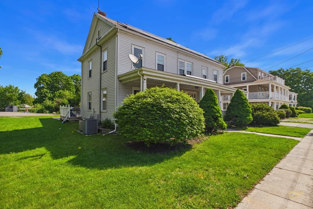 3 bed, 2 bath apartment for rent at 14 Cocasset Unit 2, Foxboro — photo 2 of 17