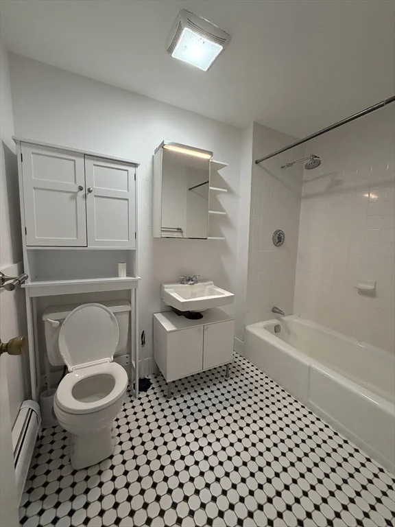 1 bed, 1 bath apartment for rent at 14 Cogswell Unit 1, North Cambridge — photo 6 of 7