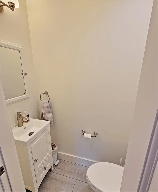 1 bed, 1.5 bath apartment for rent at 14 Colbourne Crescent Unit 1S, Aspinwall Hill — photo 9 of 9