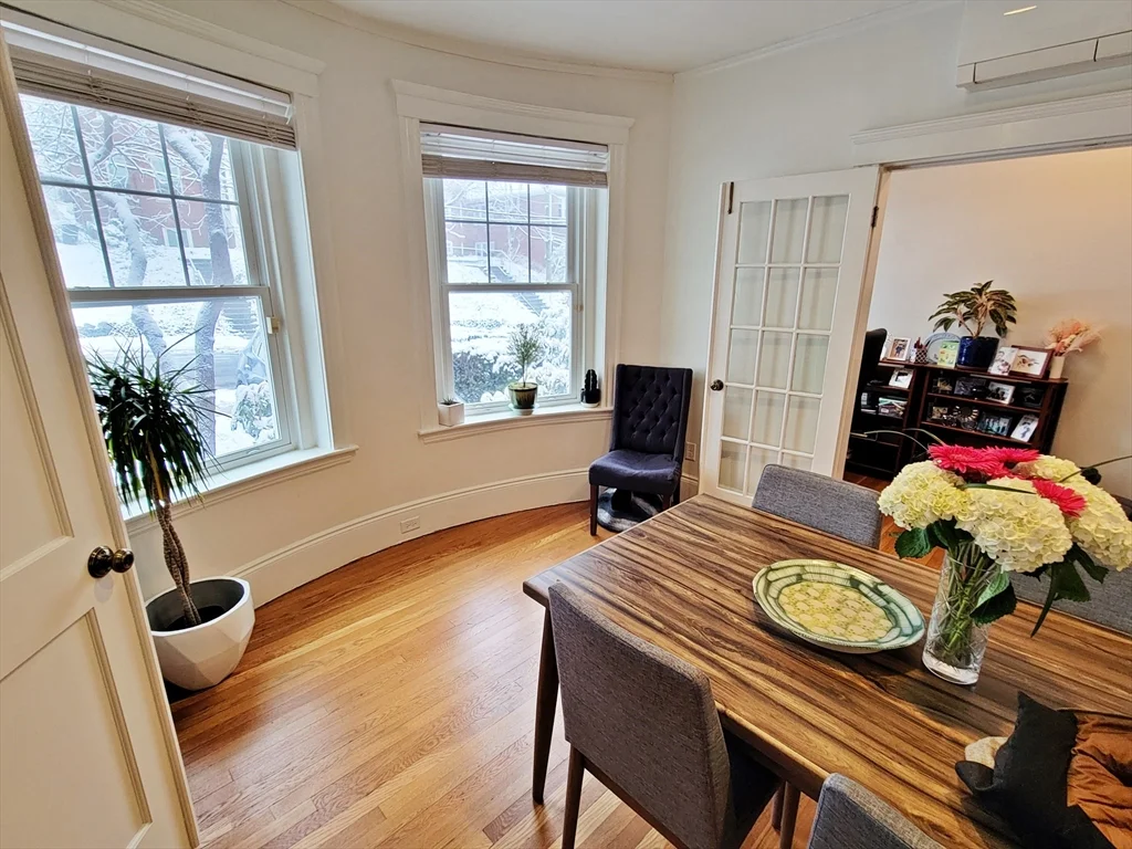 1 bed, 1.5 bath apartment for rent at 14 Colbourne Crescent Unit 1S, Aspinwall Hill — photo 4 of 9