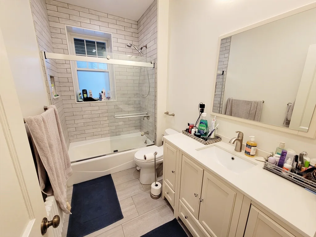 1 bed, 1.5 bath apartment for rent at 14 Colbourne Crescent Unit 1S, Aspinwall Hill — photo 8 of 9