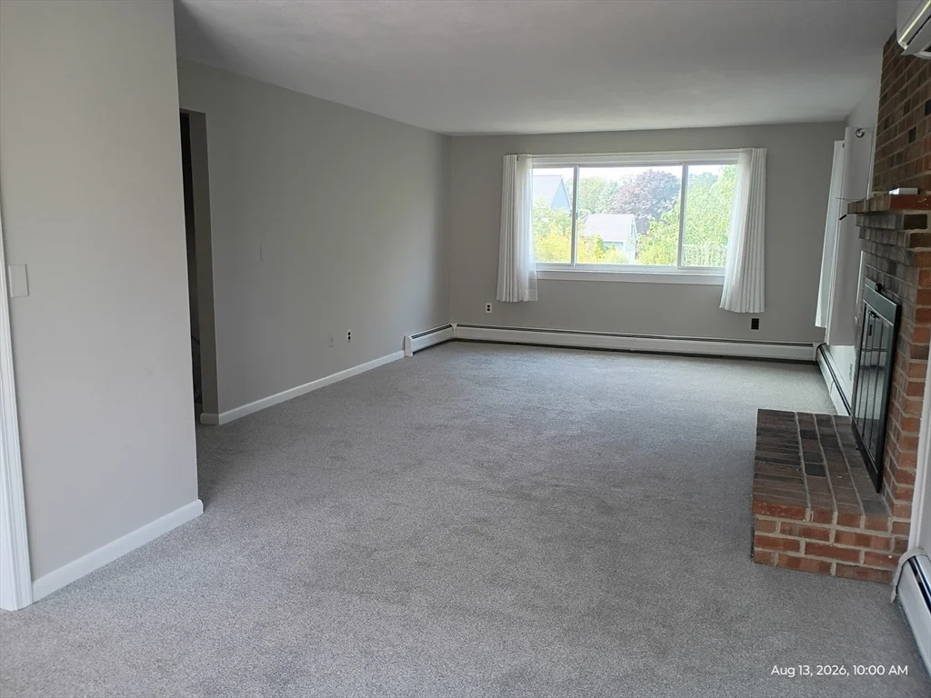 3 bed, 2 bath apartment for rent at 14 Coltin, Newburyport — photo 4 of 24