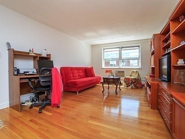 1 bed, 1 bath apartment for rent at 14 Commonwealth Ct Unit 9, Brighton — photo 6 of 14