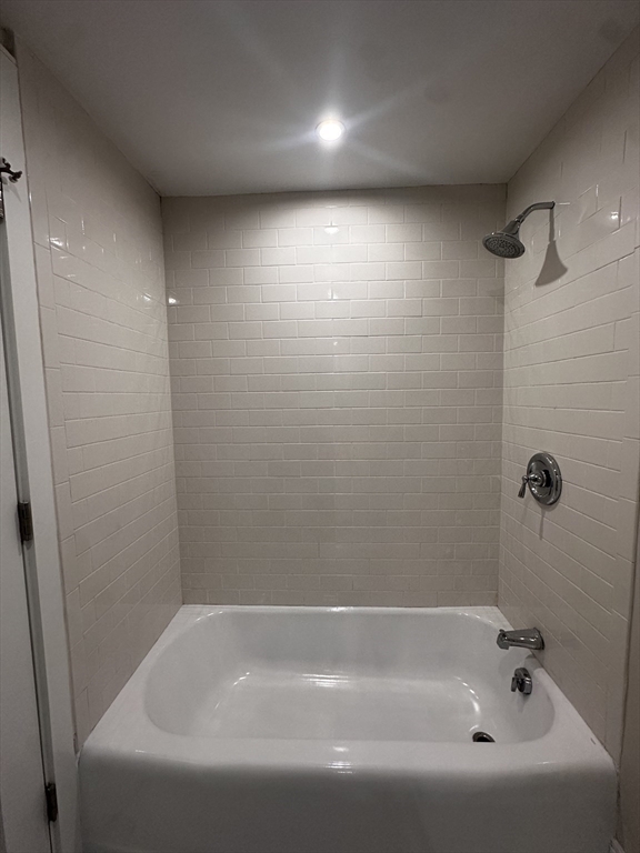 1 bed, 1 bath apartment for rent at 14 Concord Ave Unit 216, Cambridge — photo 6 of 8
