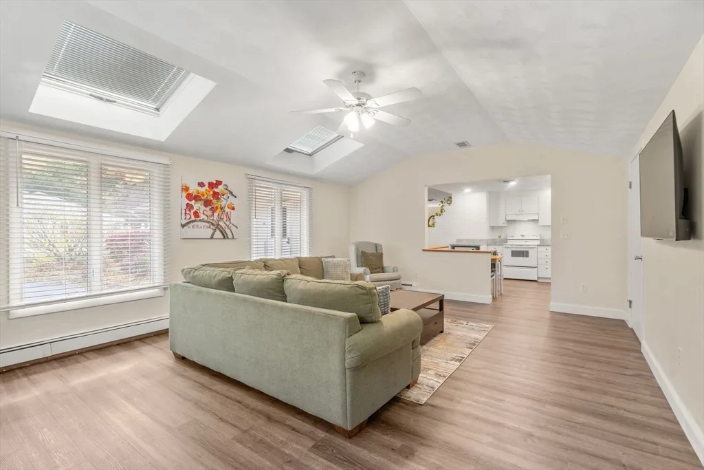 3 bed, 1 bath apartment for rent at 14 Corrine Dr, Framingham — photo 9 of 15