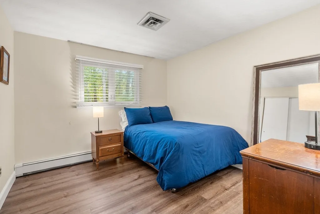 3 bed, 1 bath apartment for rent at 14 Corrine Dr, Framingham — photo 12 of 15