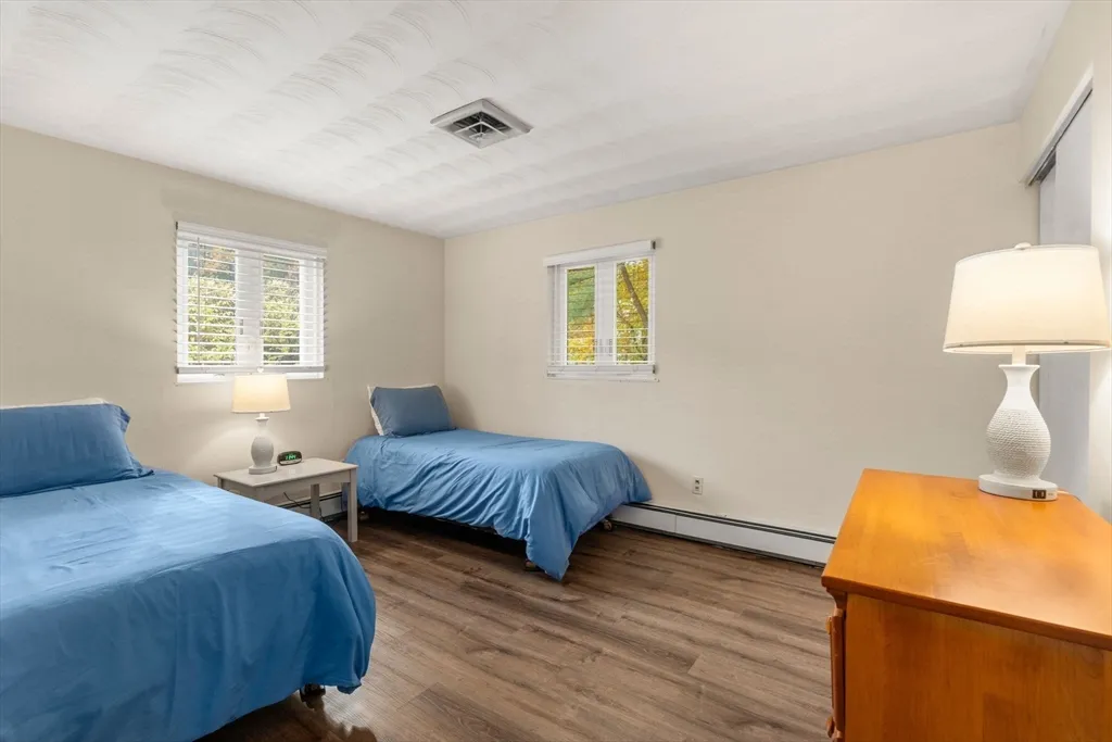 3 bed, 1 bath apartment for rent at 14 Corrine Dr, Framingham — photo 13 of 15