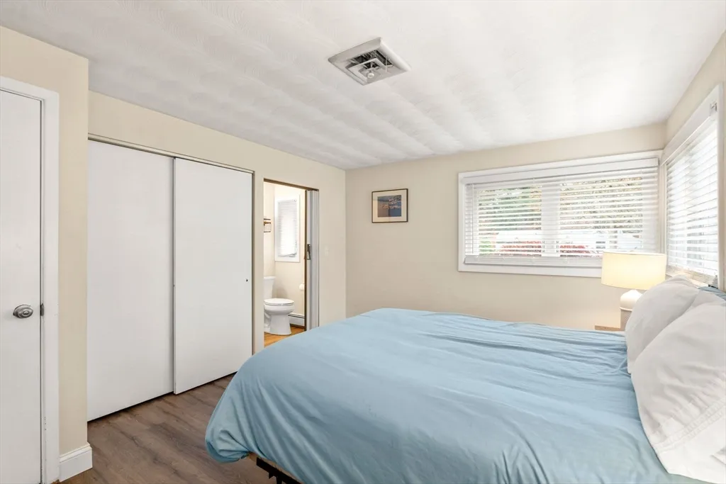 3 bed, 1 bath apartment for rent at 14 Corrine Dr, Framingham — photo 10 of 15