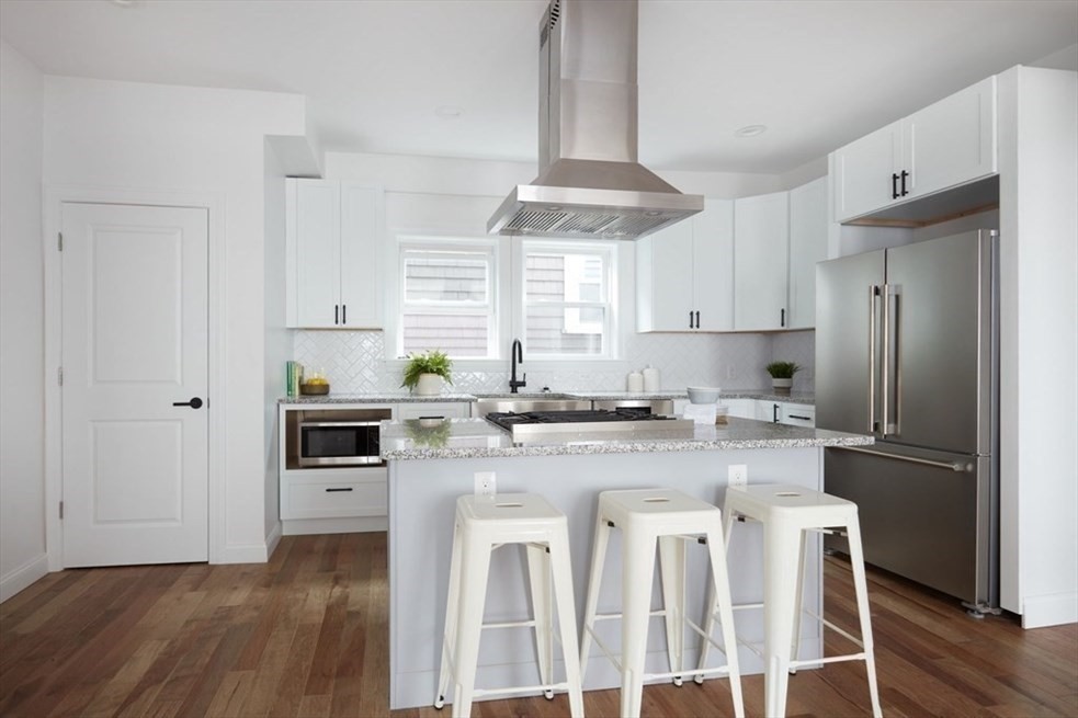 3 bed, 2 bath apartment for rent at 14 Cottage St Unit 2, Chelsea — photo 2 of 15
