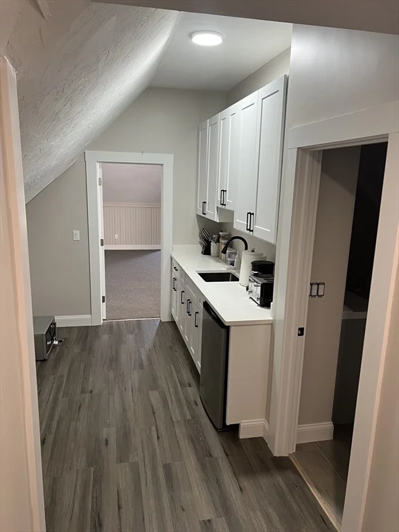 2 bed, 1 bath apartment for rent at 14 Cotting St Unit 3, Medford — photo 4 of 12