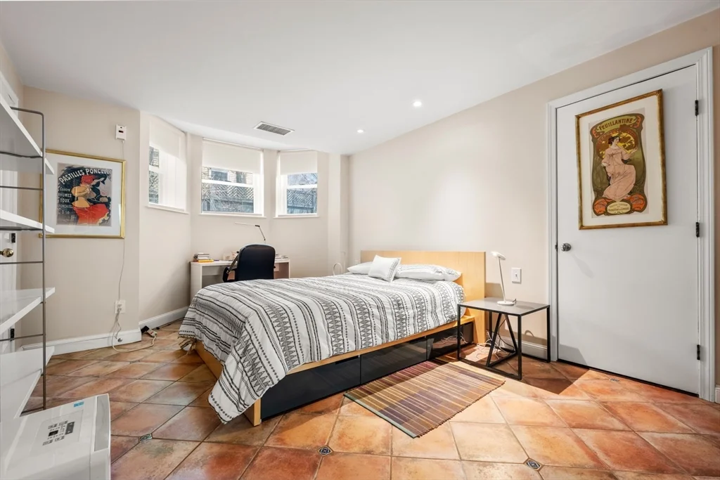 1 bed, 1 bath apartment for rent at 14 Craigie St Unit 1A, West Cambridge — photo 8 of 17