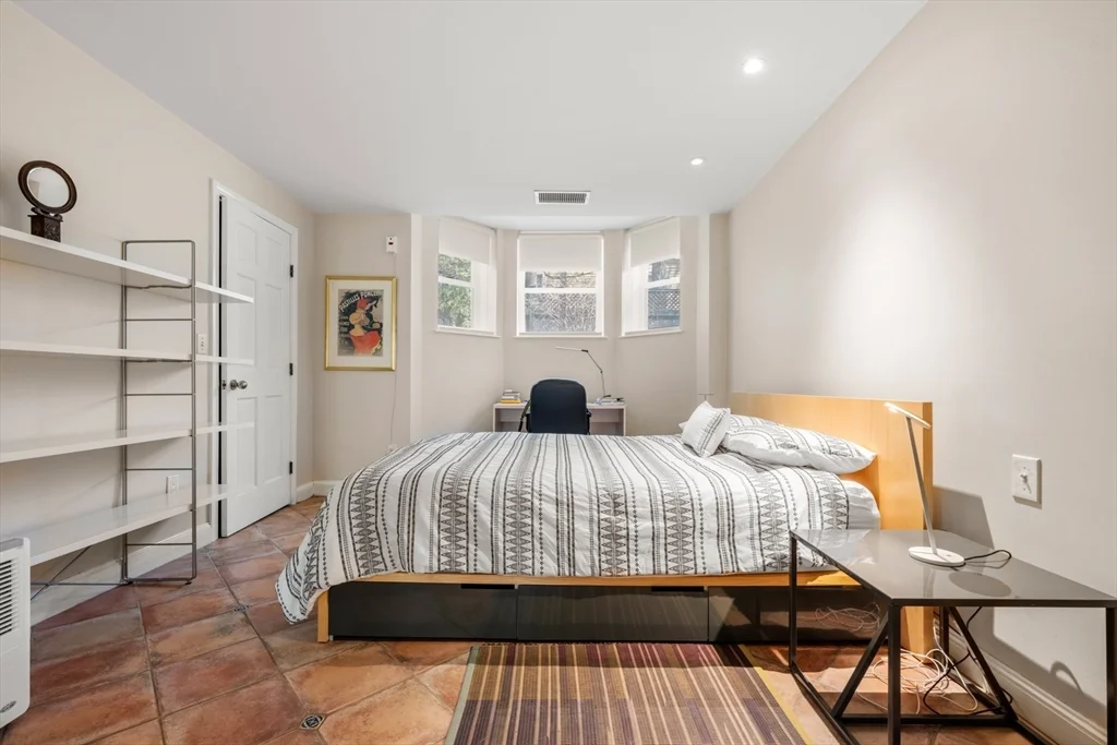 1 bed, 1 bath apartment for rent at 14 Craigie St Unit 1A, West Cambridge — photo 9 of 17