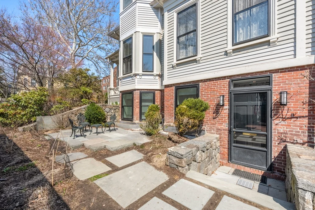 1 bed, 1 bath apartment for rent at 14 Craigie St Unit 1A, West Cambridge — photo 15 of 17