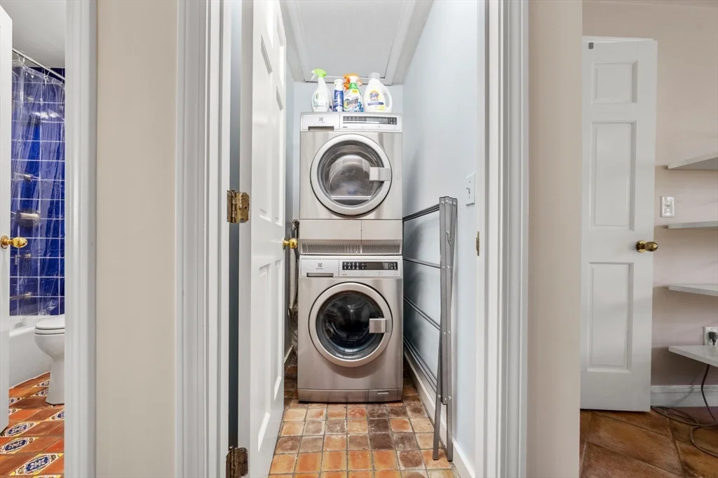 1 bed, 1 bath apartment for rent at 14 Craigie St Unit 1A, West Cambridge — photo 11 of 17