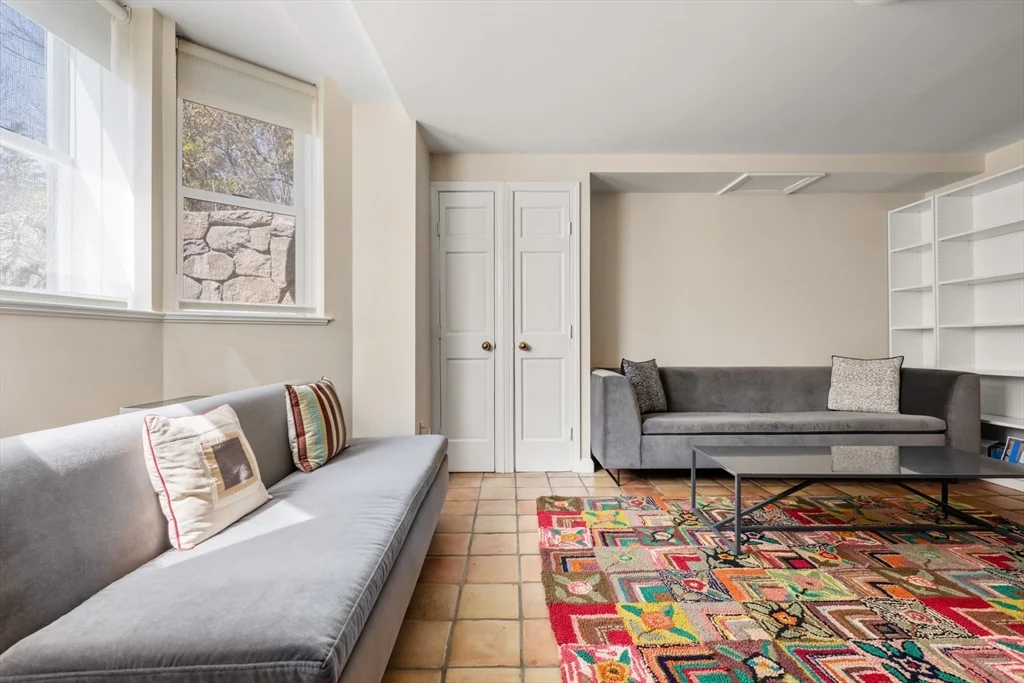 1 bed, 1 bath apartment for rent at 14 Craigie St Unit 1A, West Cambridge — photo 4 of 17