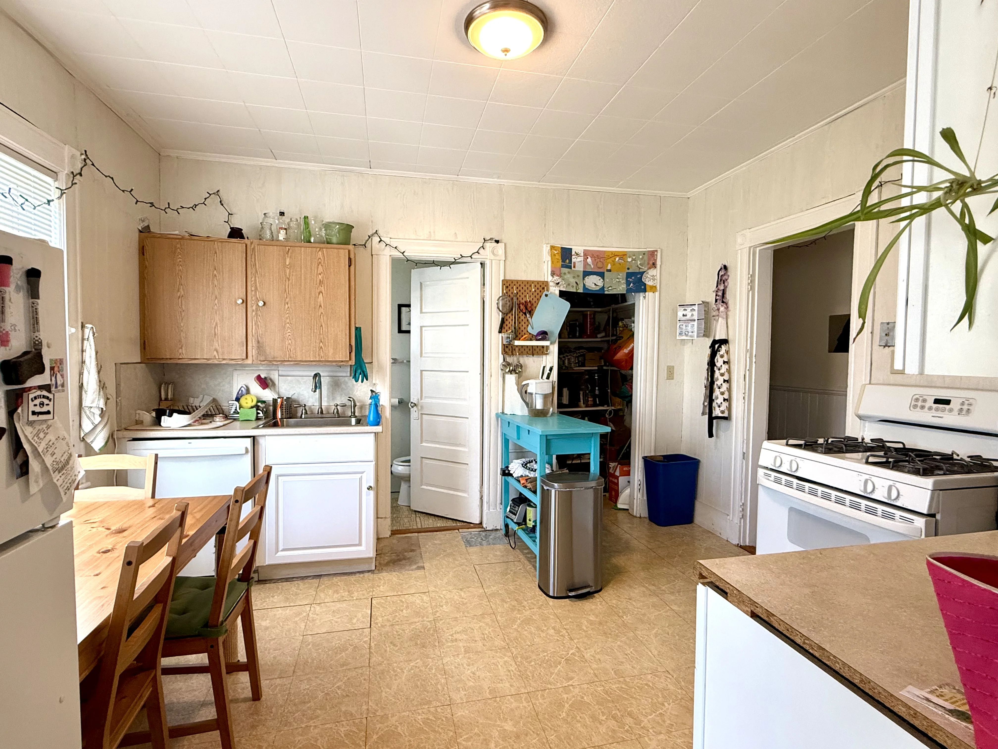2 bed, 1 bath apartment for rent at 14 Craigie St Unit 3A, Spring Hill — photo 2 of 9