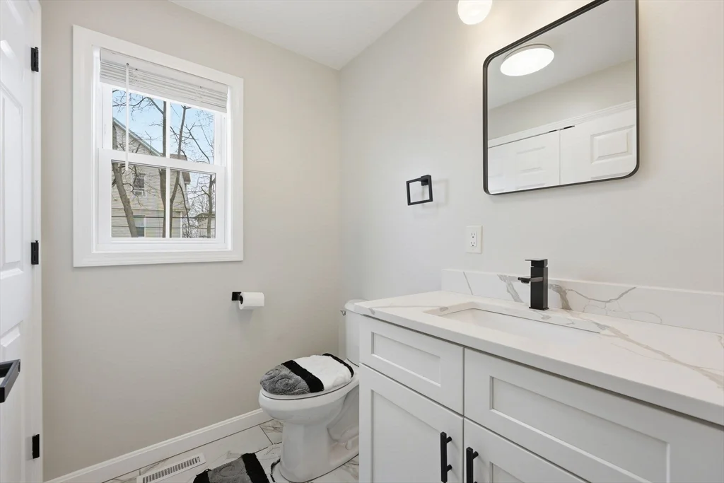 3 bed, 2 bath apartment for rent at 14 Crane St Unit 14, Springfield — photo 9 of 20