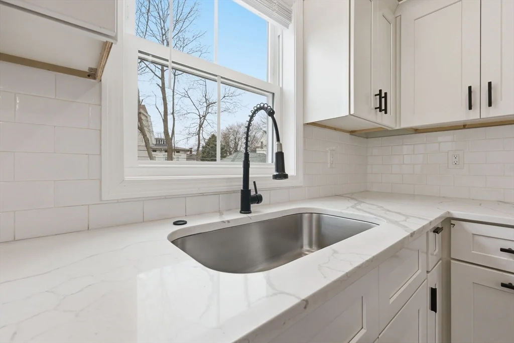 3 bed, 2 bath apartment for rent at 14 Crane St Unit 14, Springfield — photo 7 of 20