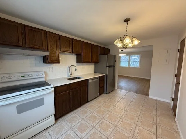 2 bed, 1 bath apartment for rent at 14 Cutter Unit 1, Waltham — photo 4 of 9