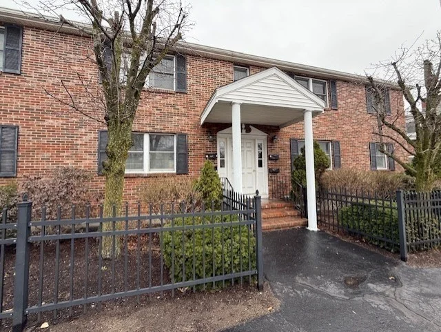 2 bed, 1 bath apartment for rent at 14 Cutter Unit 1, Waltham — photo 8 of 9