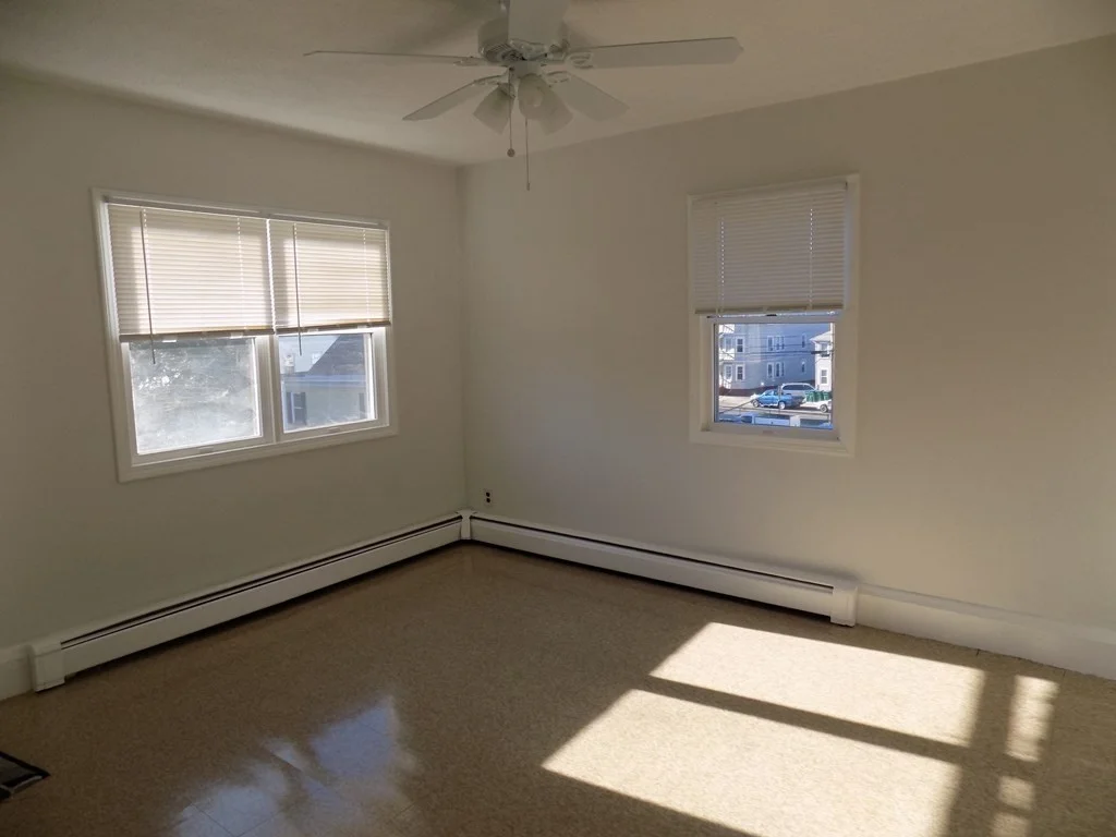 3 bed, 1 bath apartment for rent at 14 Dana Unit 3, Lynn — photo 5 of 6