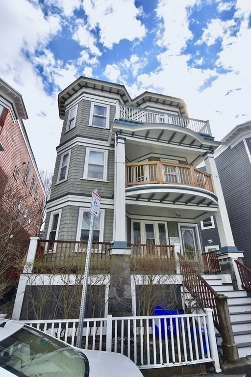 2 bed, 1 bath apartment for rent at 14 Dawes St Unit 1, Dorchester — photo 4 of 28
