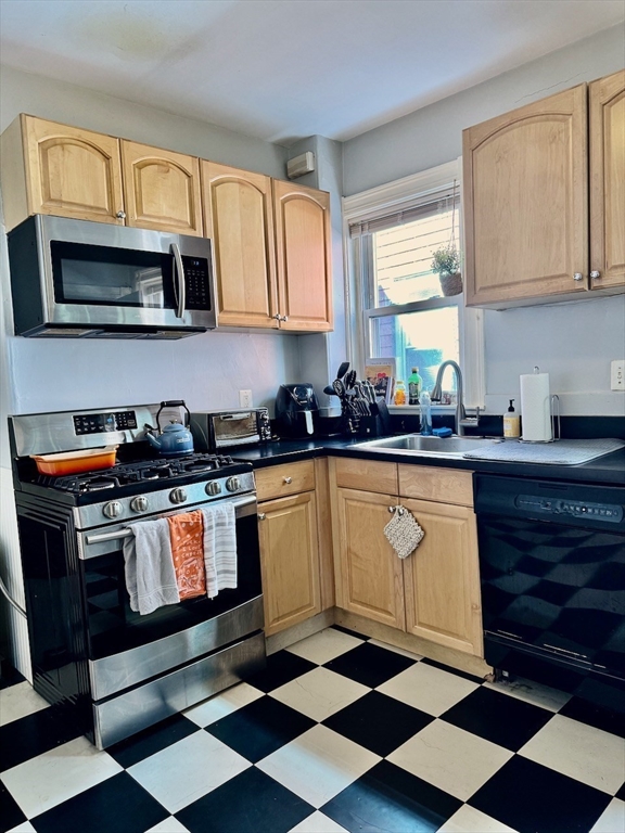 2 bed, 1 bath apartment for rent at 14 Dawes St Unit 2, Dorchester — photo 19 of 30