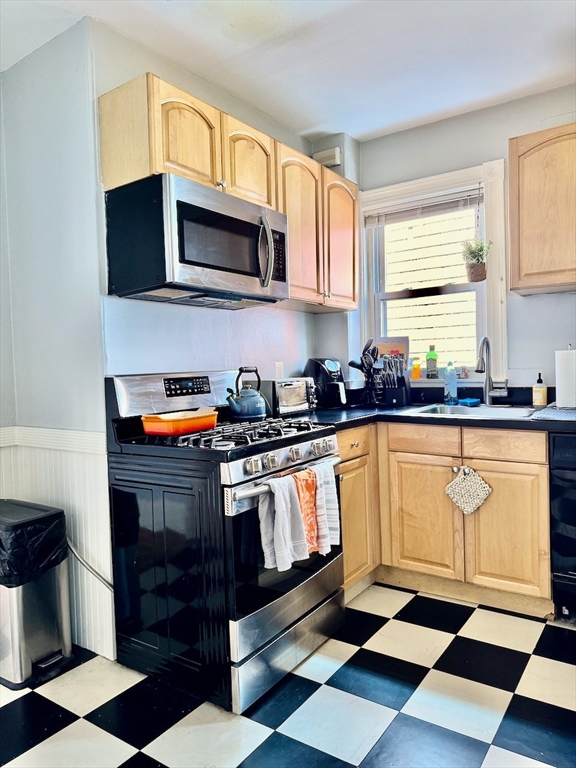 2 bed, 1 bath apartment for rent at 14 Dawes St Unit 2, Dorchester — photo 23 of 30