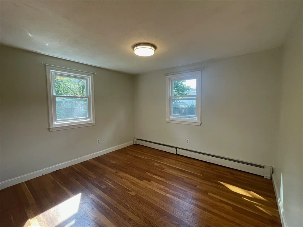 4 bed, 2 bath apartment for rent at 14 Dearborn, Burlington — photo 6 of 15