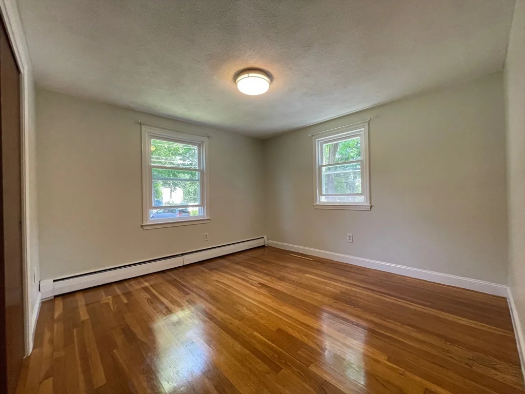 4 bed, 2 bath apartment for rent at 14 Dearborn, Burlington — photo 8 of 15