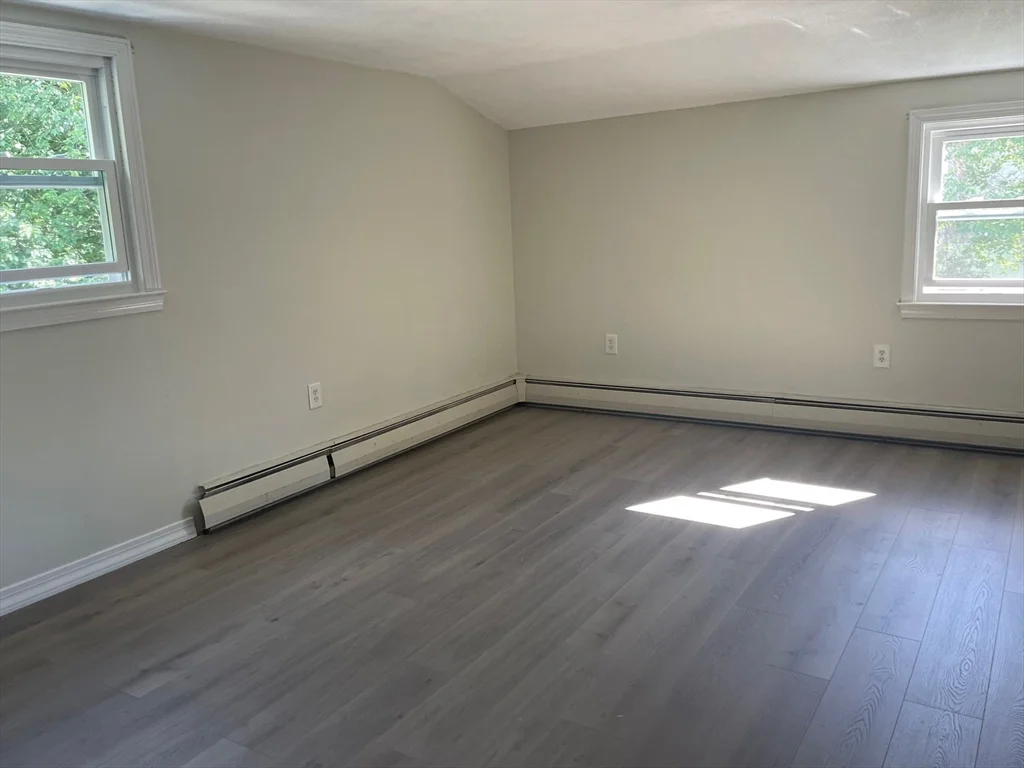 4 bed, 2 bath apartment for rent at 14 Dearborn, Burlington — photo 7 of 15