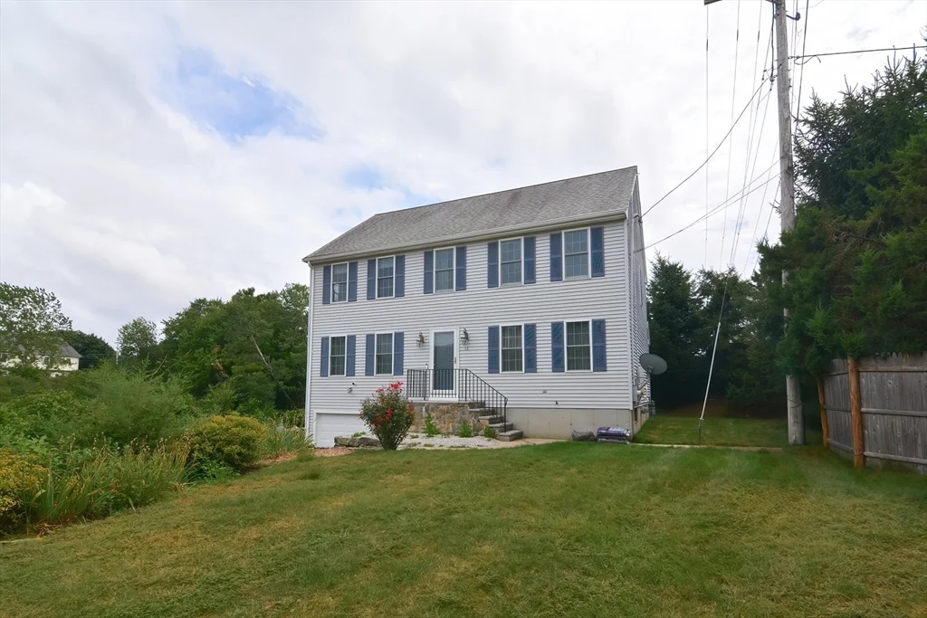 3 bed, 2 bath apartment for rent at 14 Depot St, Upton — photo 2 of 36